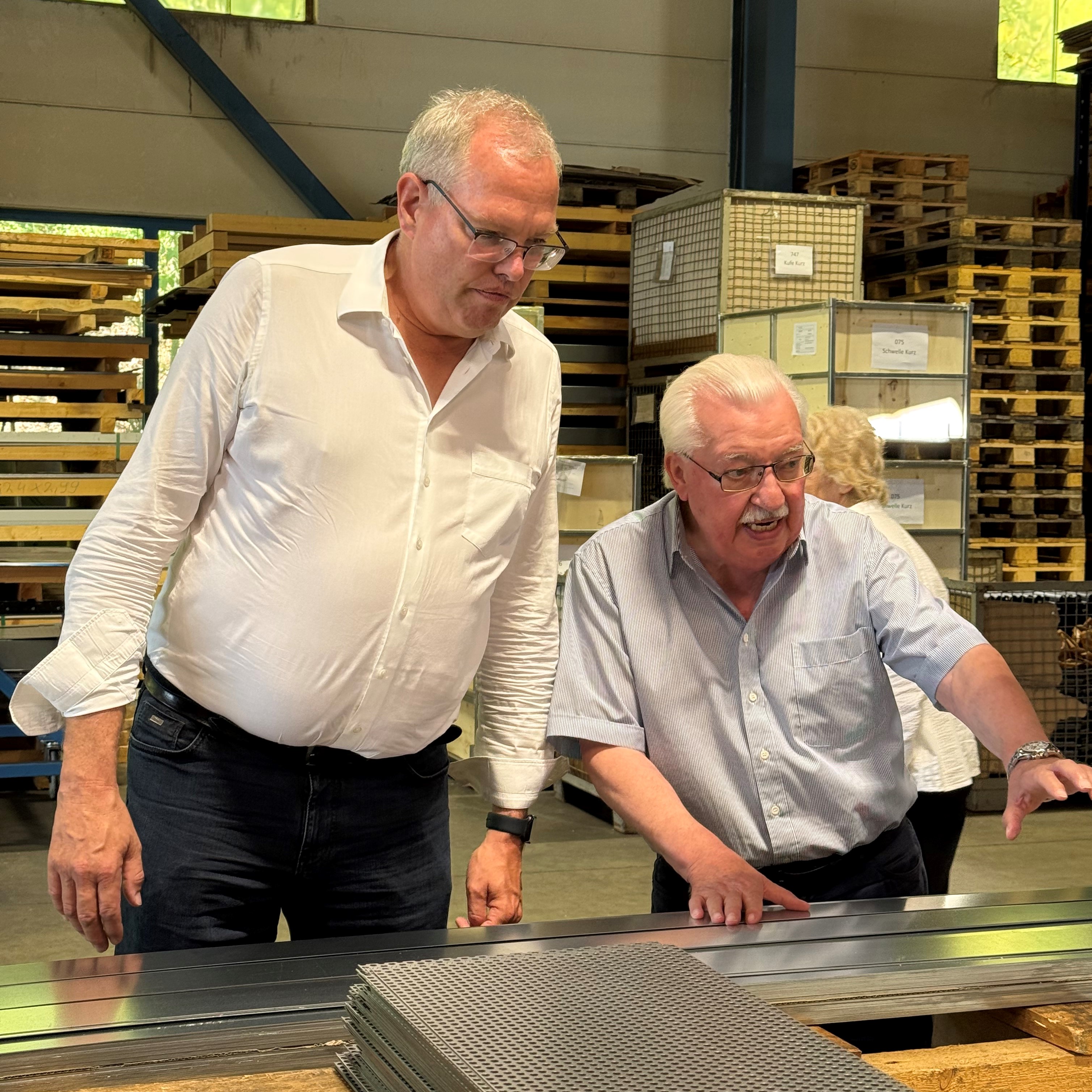 Dr. Albrecht Sch�tte mit Inhaber Rolf K�hner (Foto: Team Sch�tte)